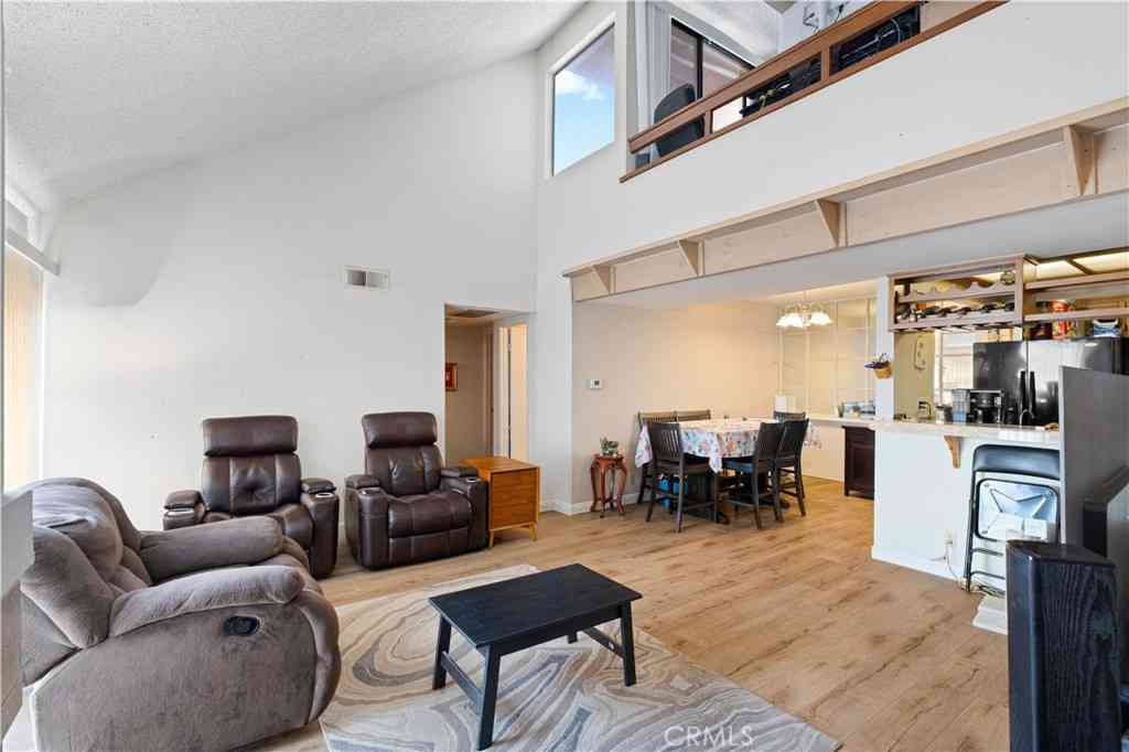 Condo For Sale - 25761 Le Parc #68<br/> Lake Forest, CA 92630