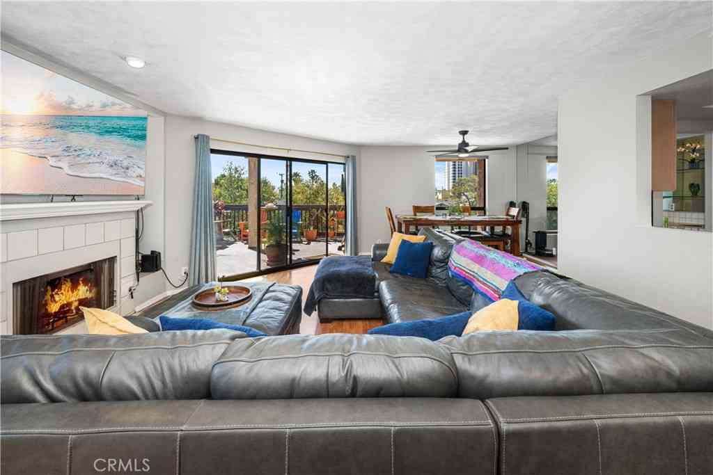 Condo For Sale - 1425 E 2nd Street #301<br/> Long Beach, CA 90802