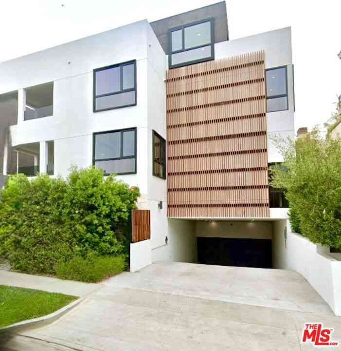Condo For Sale - 724 N Croft Avenue #307<br/> West Hollywood, CA 90069