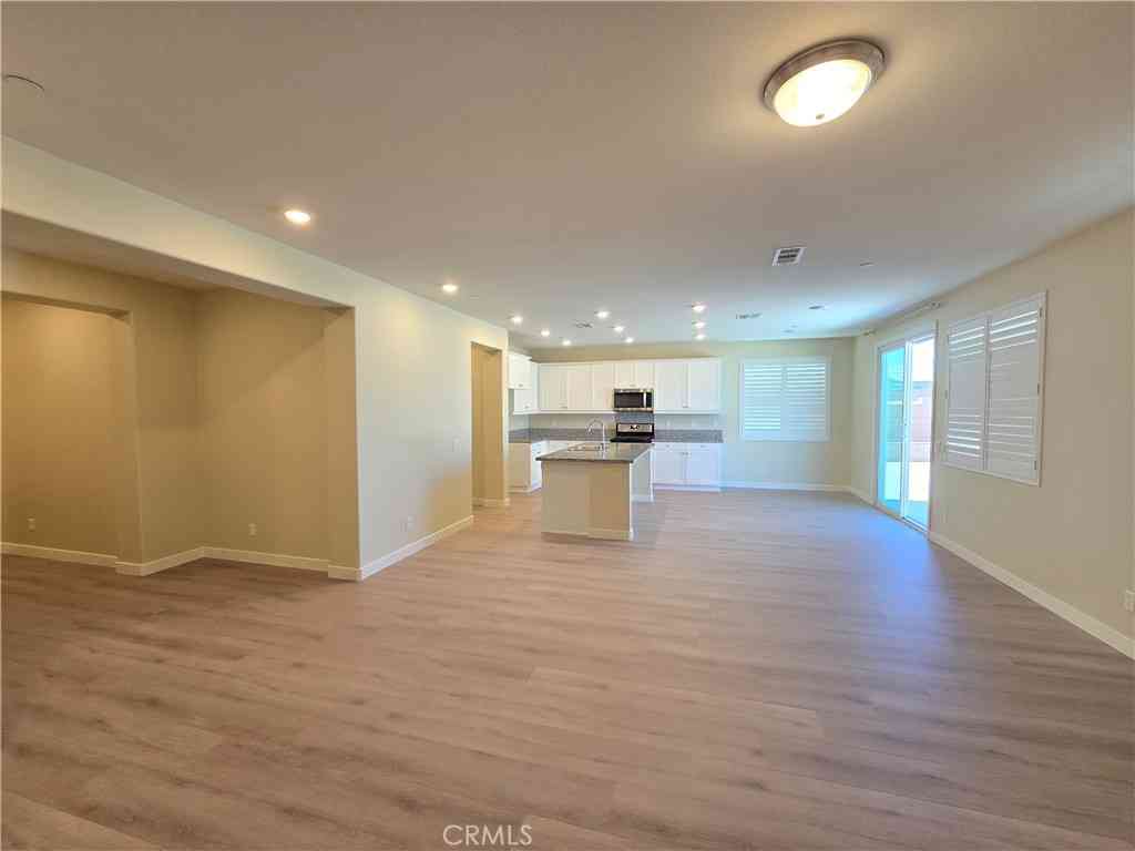 Homes For Sale - 12526 Marmac Court<br/> Victorville, CA 92392