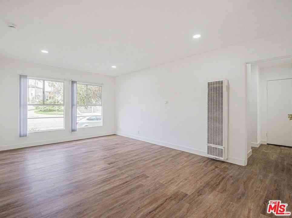 Apartment For Rent - 3370 W 83rd Street<br/> Inglewood, CA 90305