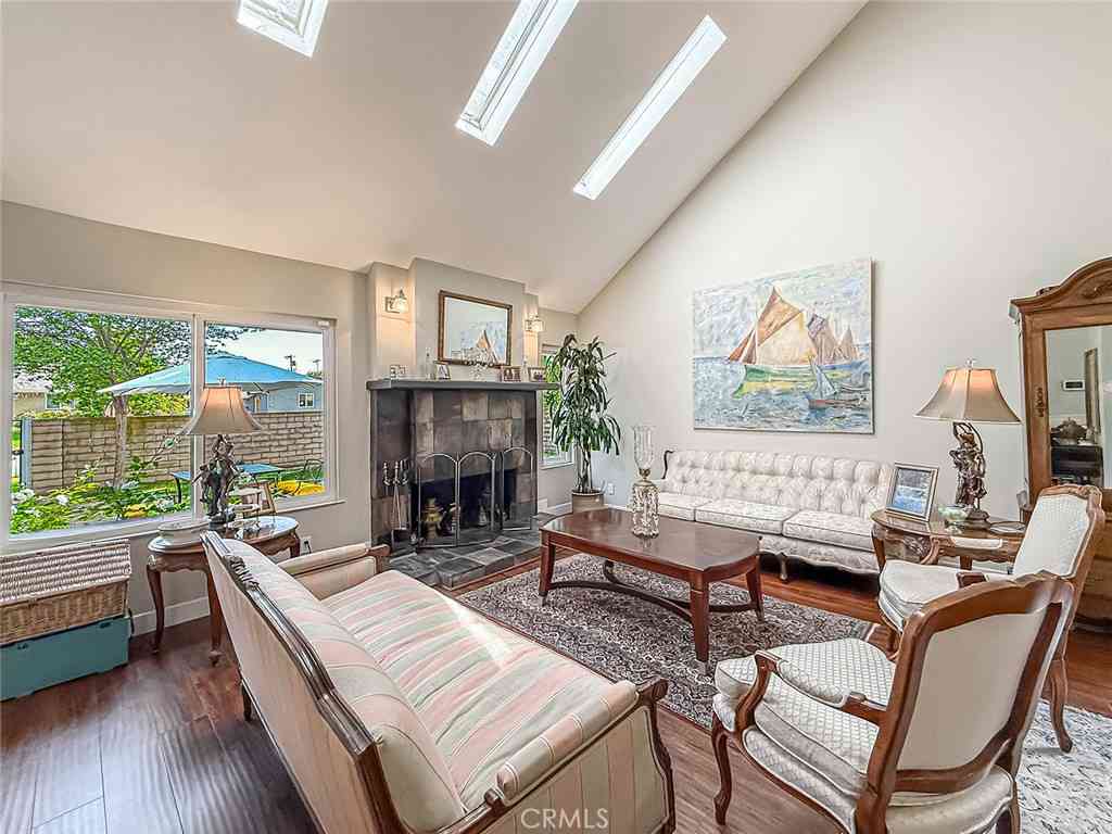 Multifamily For Sale - 8371 Capistrano Avenue<br/> West Hills, CA 91304