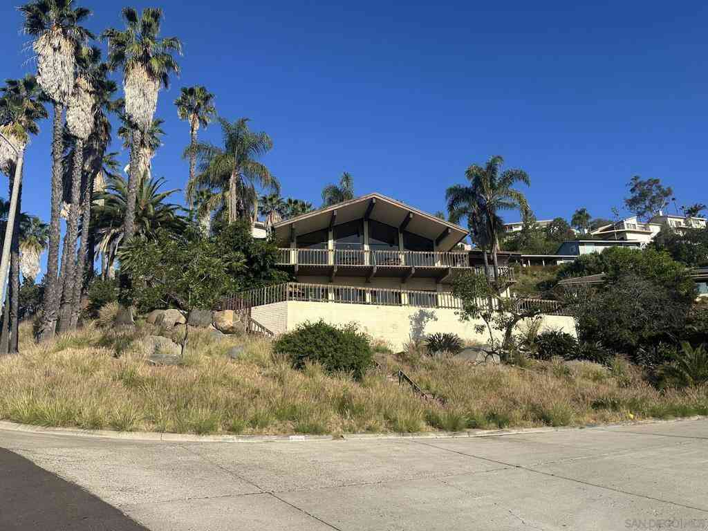 Homes For Sale - 9902 Heavenly Way<br/> La Mesa, CA 91941