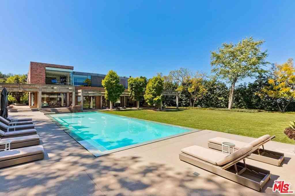 Homes For Sale - 3350 Stone Ridge Lane<br/> Los Angeles, CA 90077