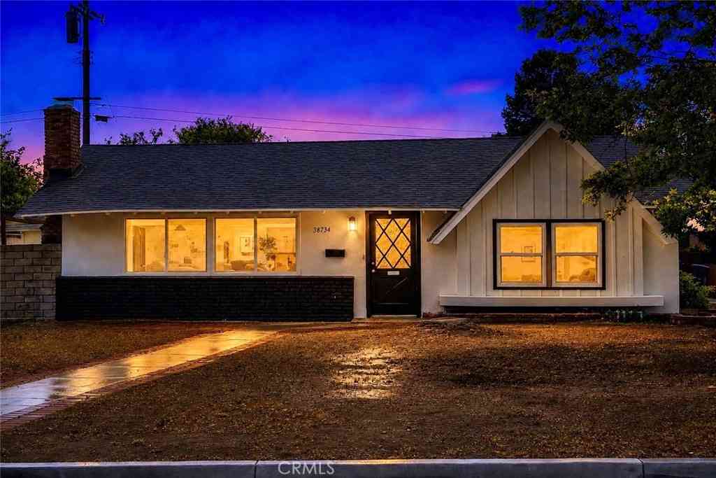 Homes For Sale - 38734 Sage Tree Street<br/> Palmdale, CA 93551