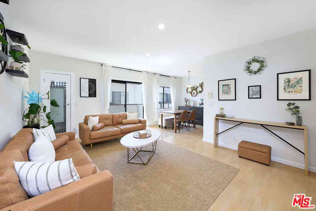 Condo For Sale - 6250 Fulton Avenue #205<br/> Van Nuys, CA 91401