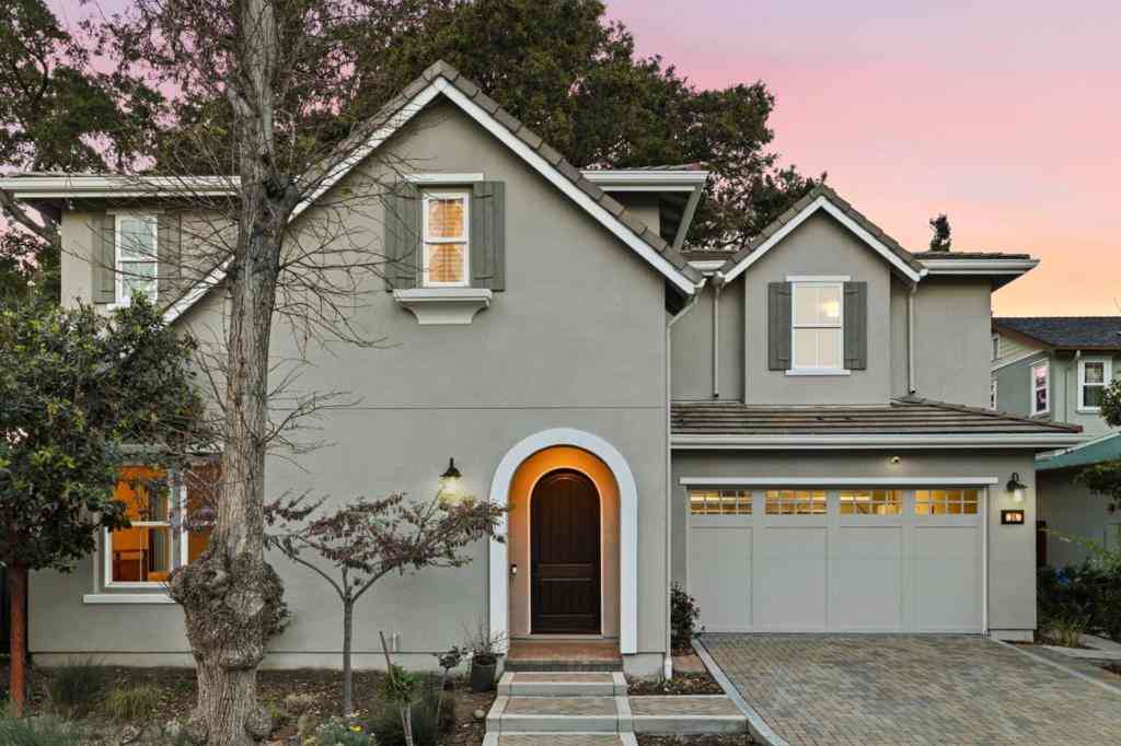 Homes For Sale - 38 Liberty Hall Lane<br/> Redwood City, CA 94062