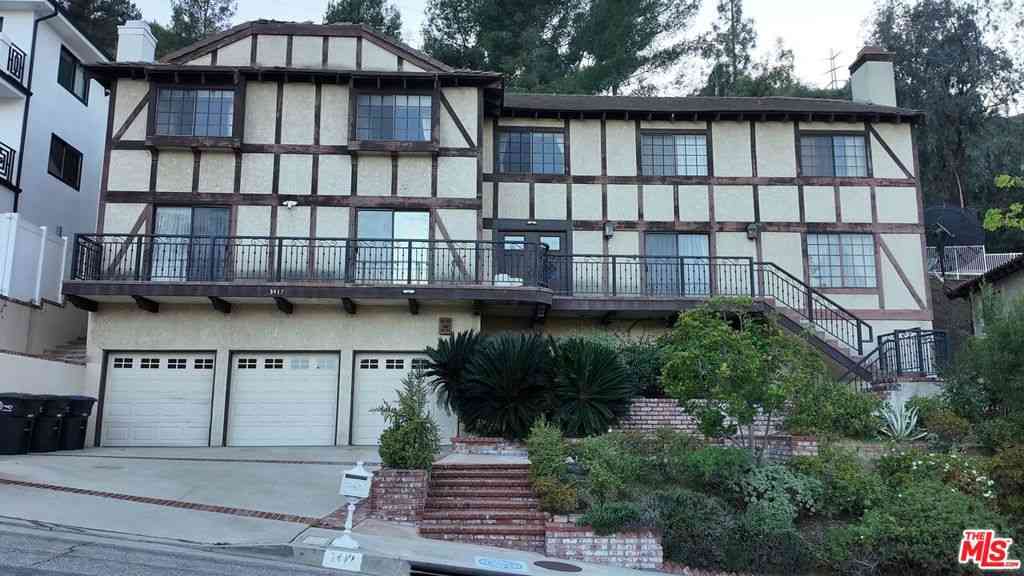 Homes For Sale - 3417 Oakmont View Drive<br/> Glendale, CA 91208