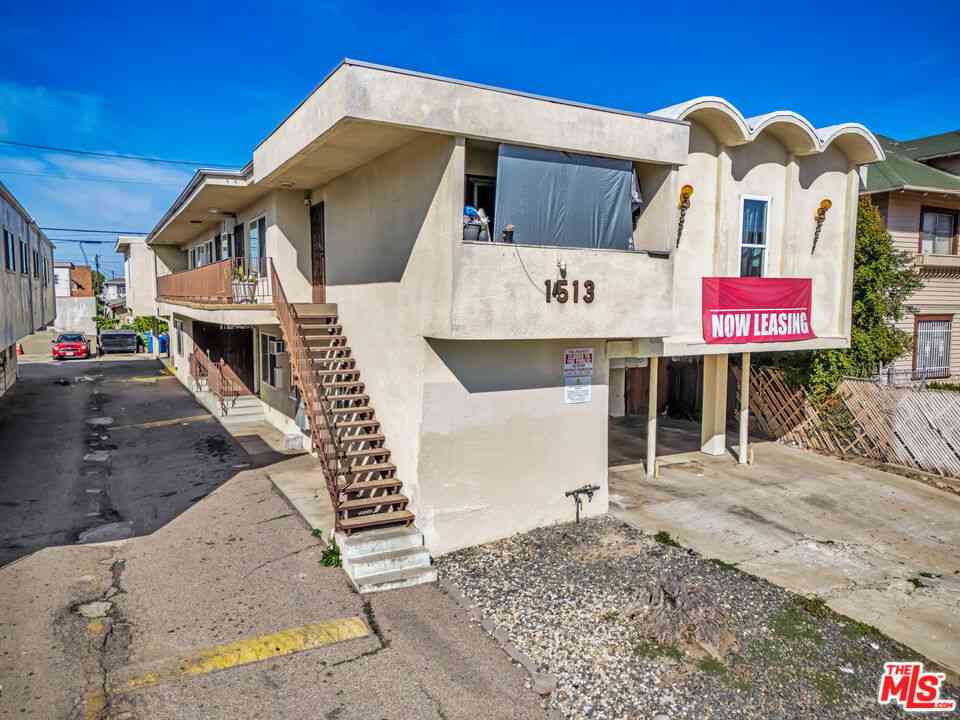 Homes For Sale - 1513 Arlington Avenue<br/> Los Angeles, CA 90019