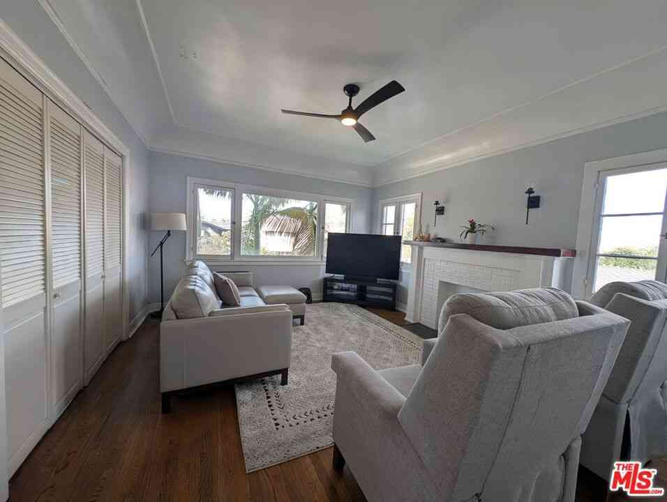 Apartment For Rent - 2404 1/2 5th Avenue<br/> Los Angeles, CA 90018