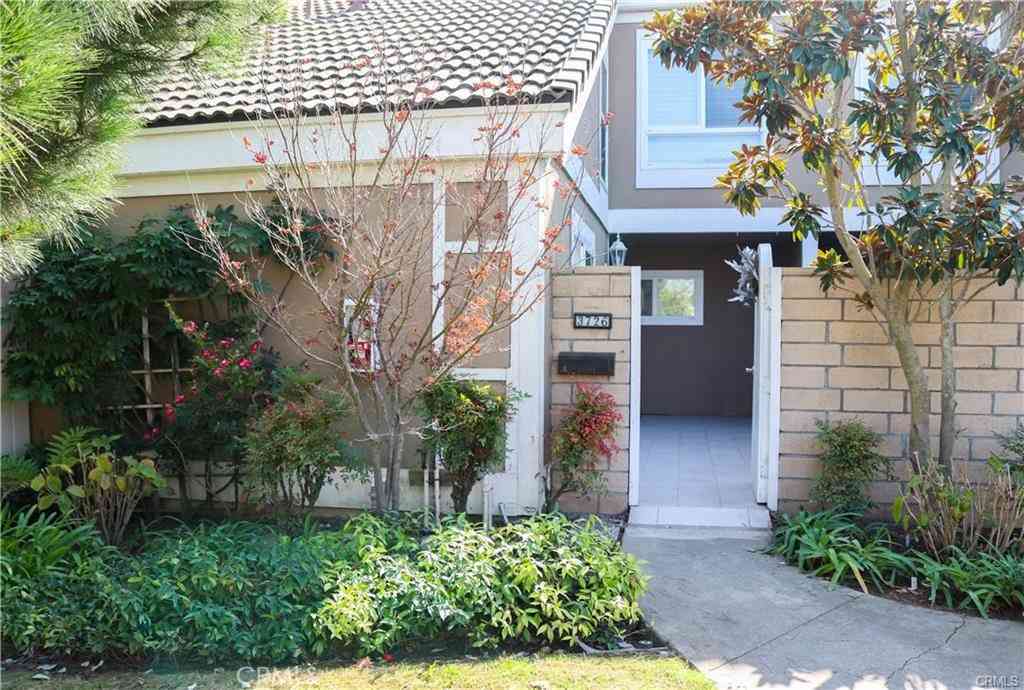Condo For Rent - 3726 Montego<br/> Huntington Beach, CA 92649