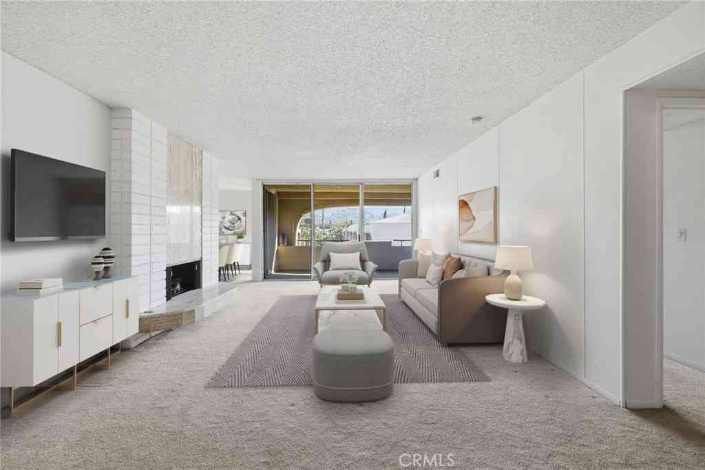 Condo For Sale - 5330 Lindley Avenue #305<br/> Encino, CA 91316