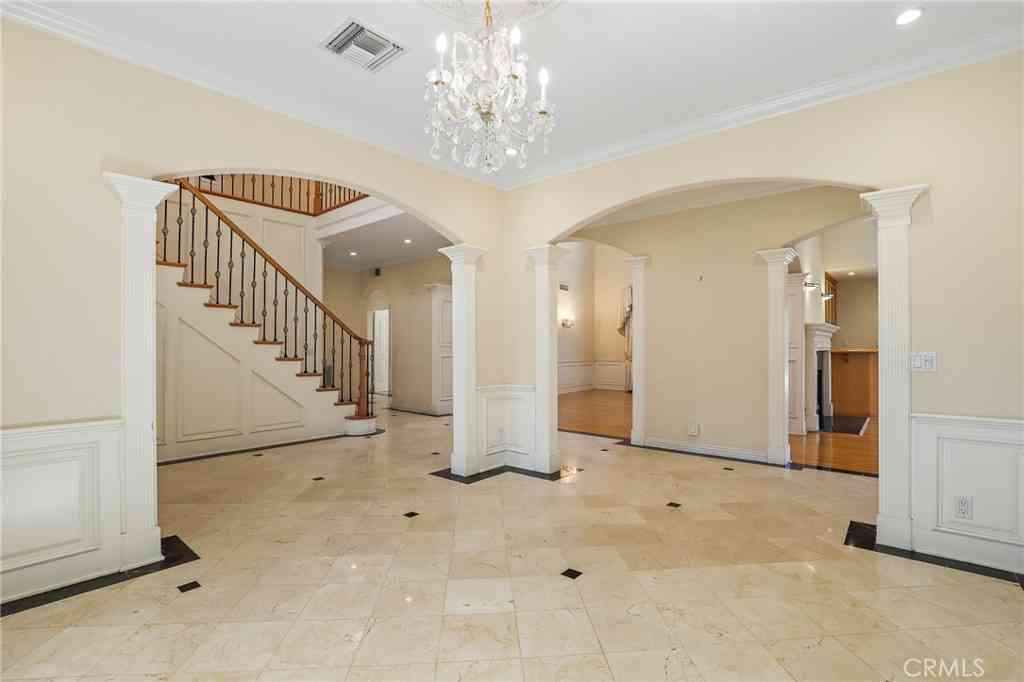 Homes For Sale - 14659 Valley Vista<br/> Sherman Oaks, CA 91403