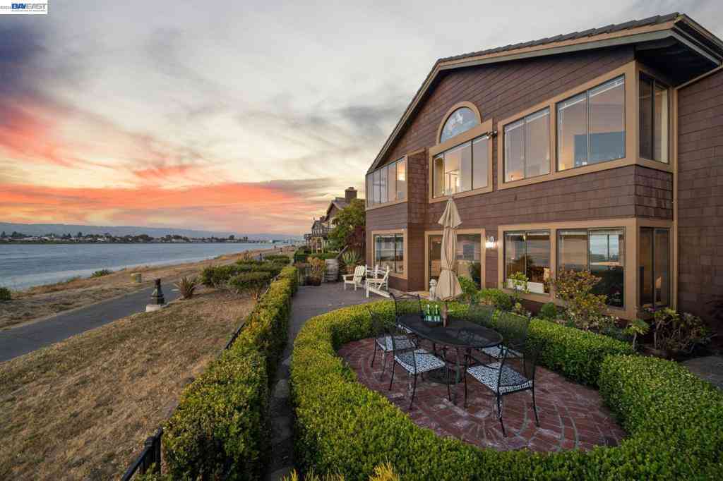 Homes For Sale - 2857 Sea View Pkwy<br/> Alameda, CA 94502
