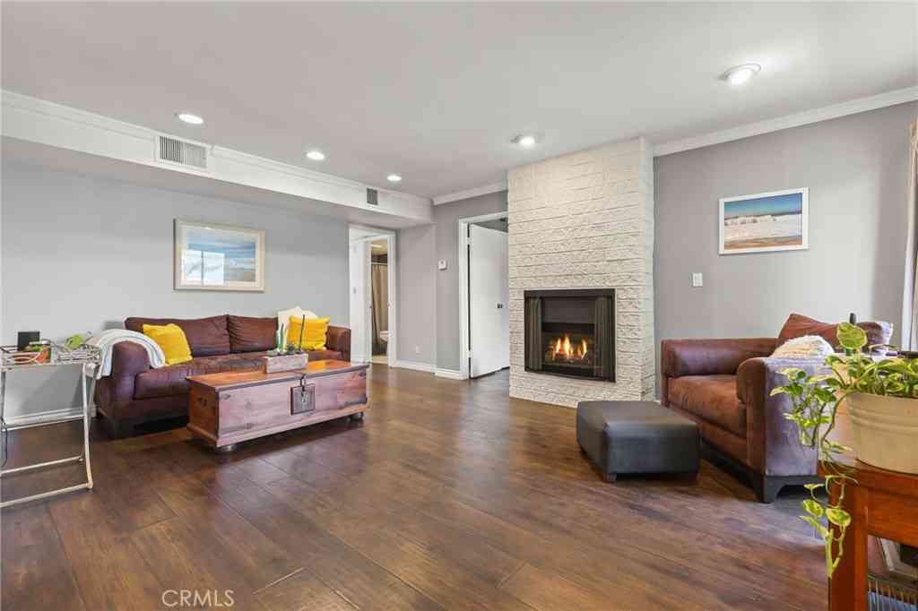 Condo For Sale - 11578 Wyoming #103<br/> Los Angeles, CA 90025