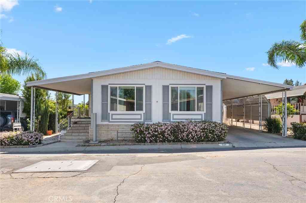 Mobile Home For Sale - 27701 Murrieta Road #227<br/> Menifee, CA 92586