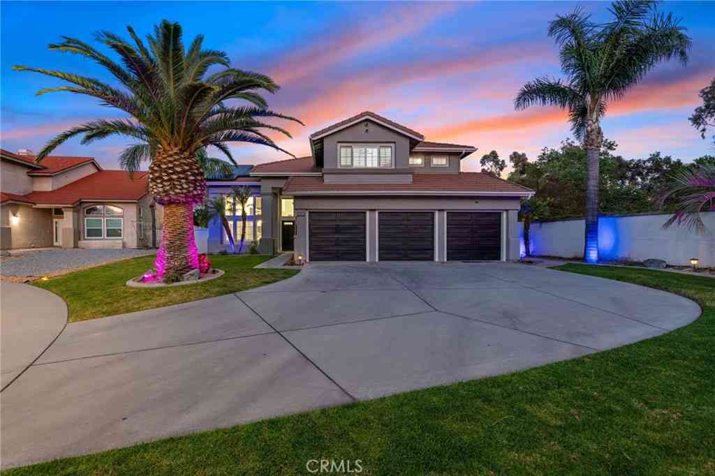 Homes For Sale - 5695 Pasadena Court<br/> Rancho Cucamonga, CA 91739
