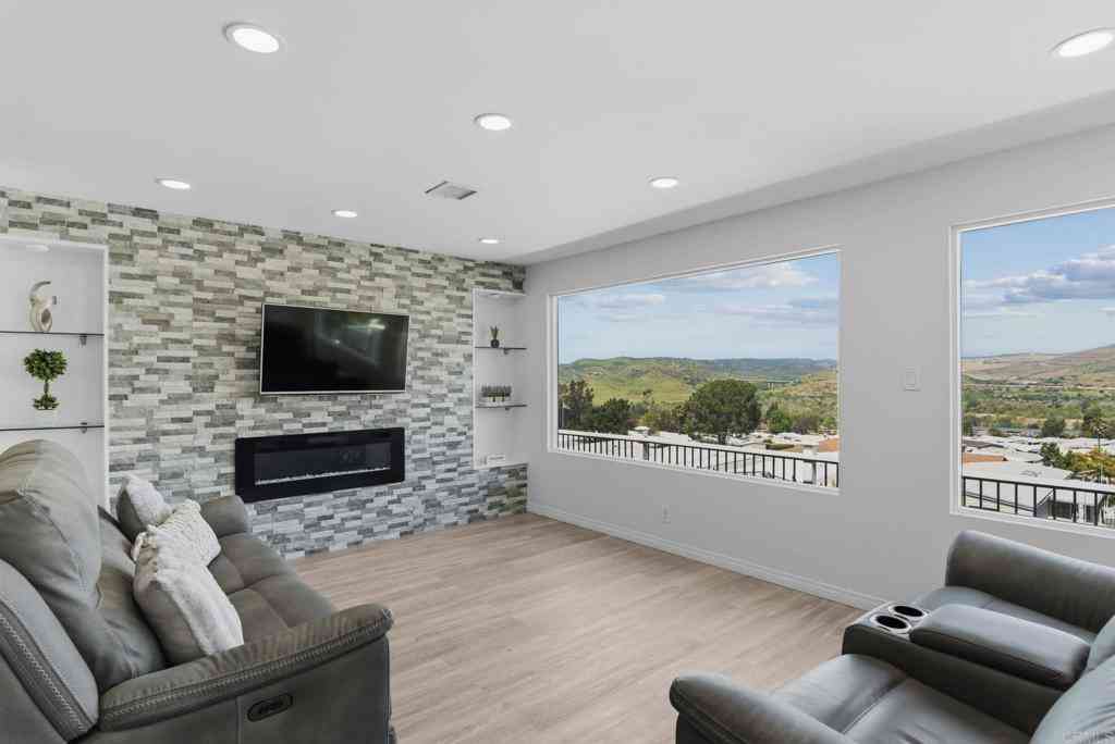 Mobile Home For Sale - 7467 Mission Gorge Rd. #219<br/> Santee, CA 92071
