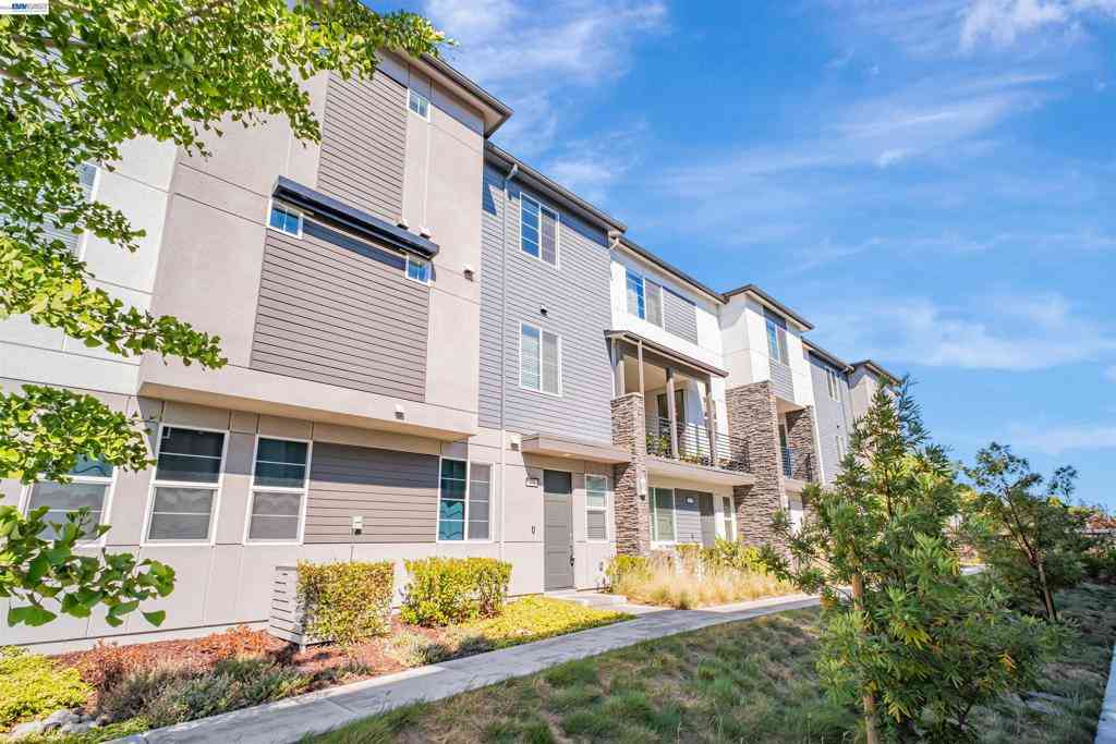 Condo For Sale - 675 Delve Ct<br/> Hayward, CA 94544