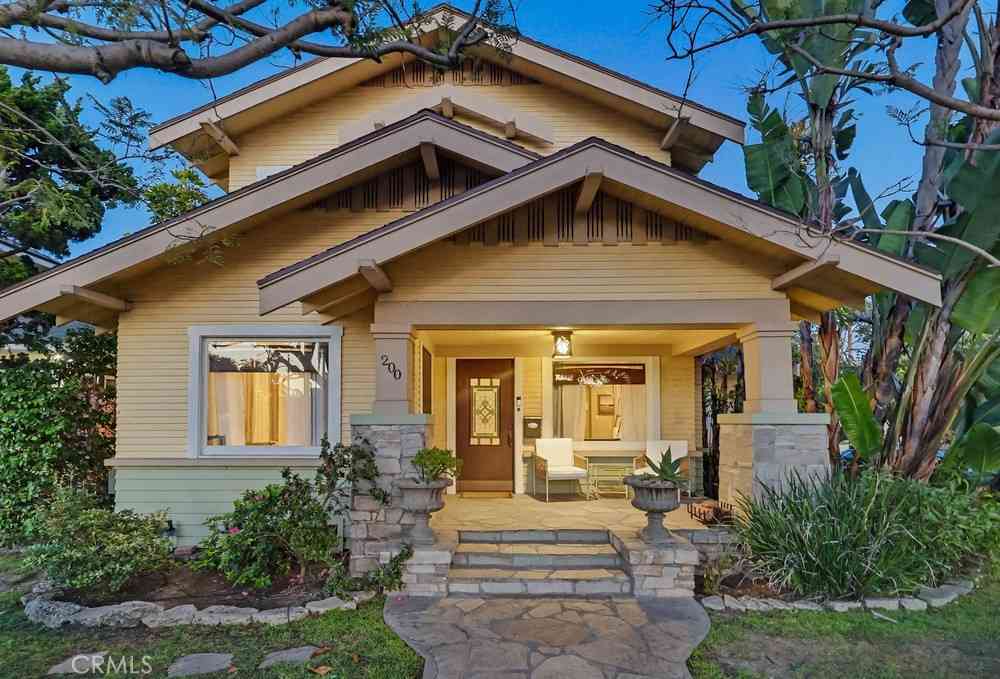 Homes For Sale - 200 Termino Avenue<br/> Long Beach, CA 90803