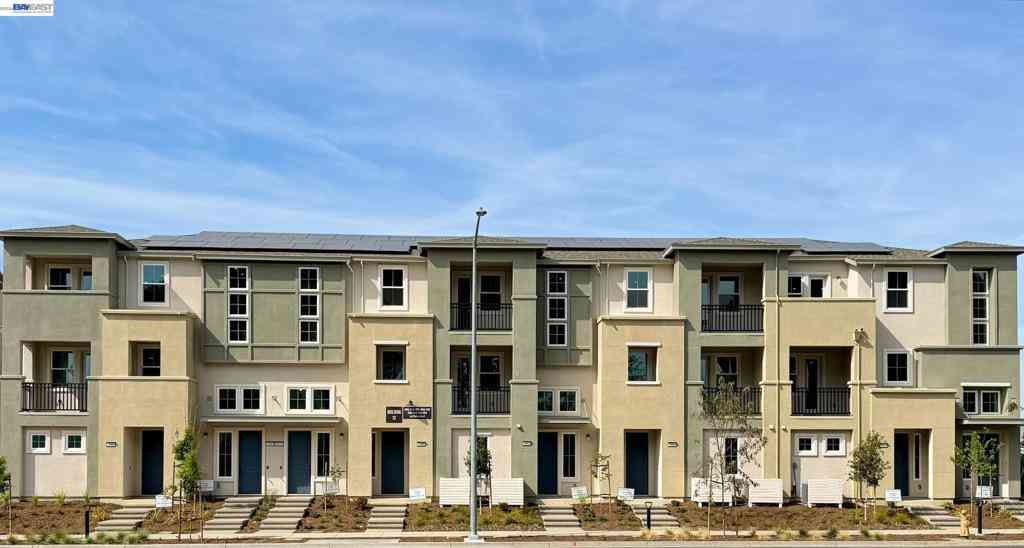 Condo For Sale - 4898 Las Positas Road<br/> Livermore, CA 94551