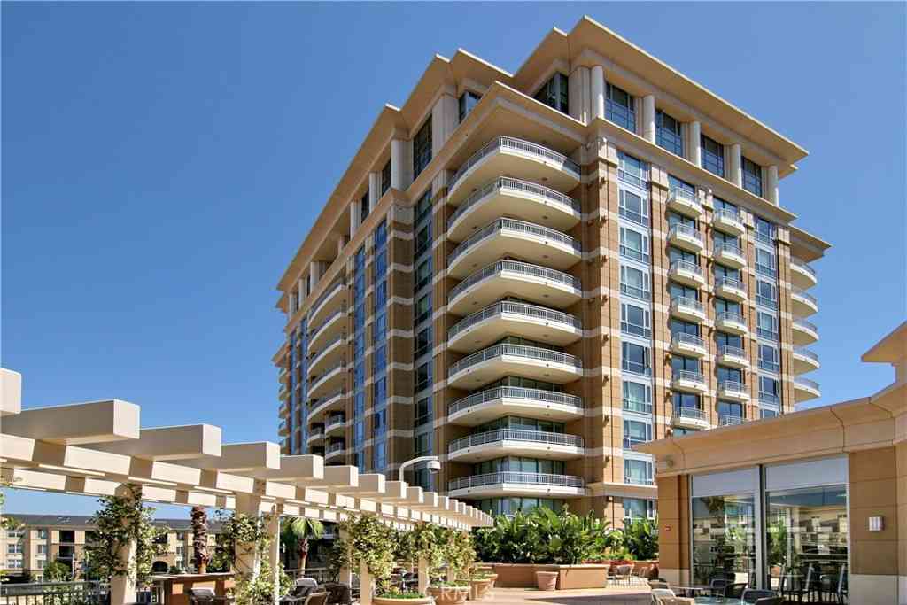Condo For Rent - 5042 Scholarship<br/> Irvine, CA 92612