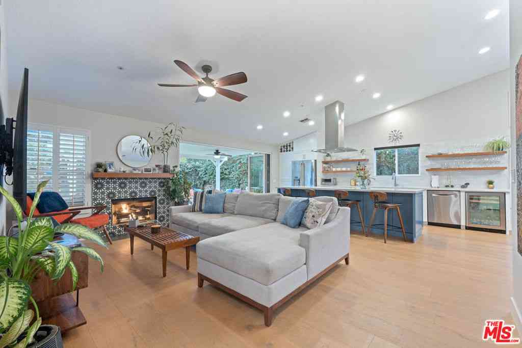 Homes For Rent - 1220 Dincara Road<br/> Burbank, CA 91506