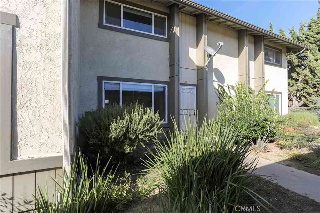 Townhouse For Sale - 1321 N Bradley<br/> Santa Maria, CA 93454