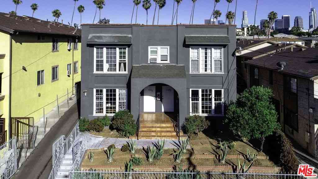 Condo For Rent - 134 S Mountain View Avenue #134 1/2<br/> Los Angeles, CA 90057
