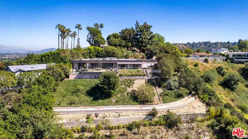 Homes For Sale - 4039 Cody Road<br/> Sherman Oaks, CA 91403