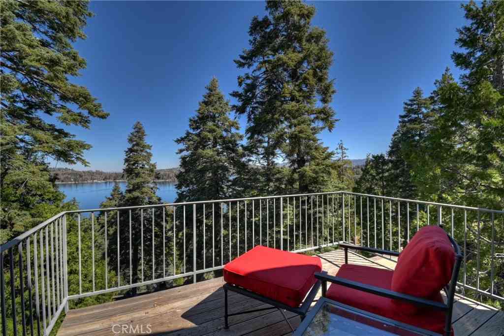 Homes For Sale - 319 Mittry Lane<br/> Lake Arrowhead, CA 92352