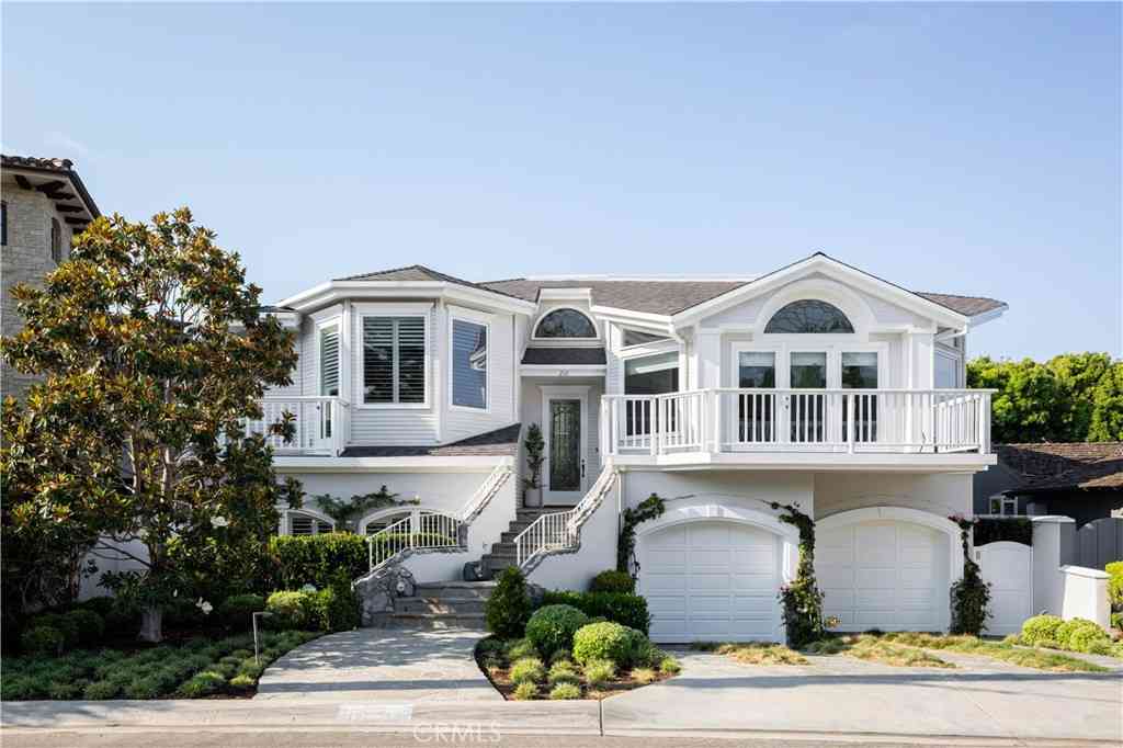 Homes For Sale - 212 Kings Pl<br/> Newport Beach, CA 92663