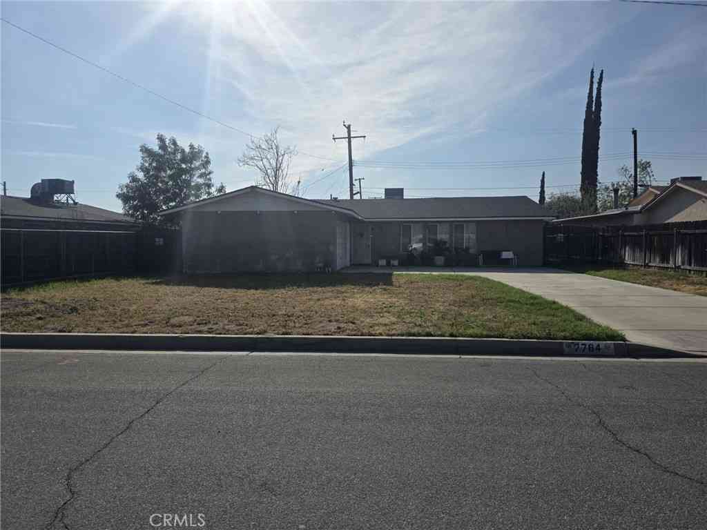 Homes For Sale - 7784 Drummond<br/> Highland, CA 92346
