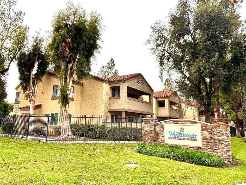 Condo For Sale - 1110 W Blaine #107<br/> Riverside, CA 92507