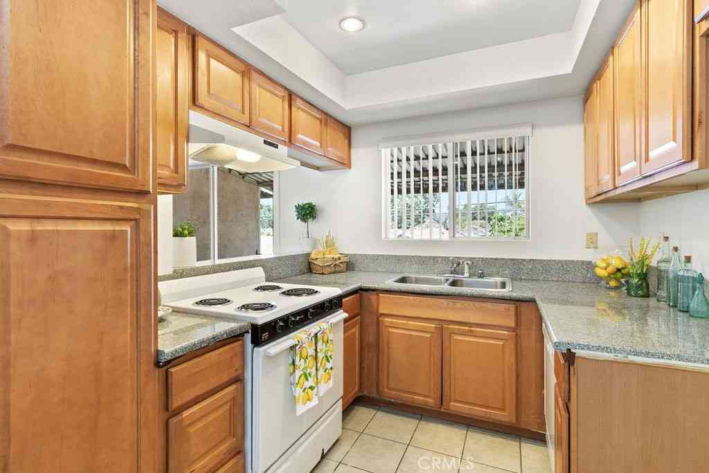 Condo For Sale - 1801 Greenleaf Street #15<br/> Santa Ana, CA 92706