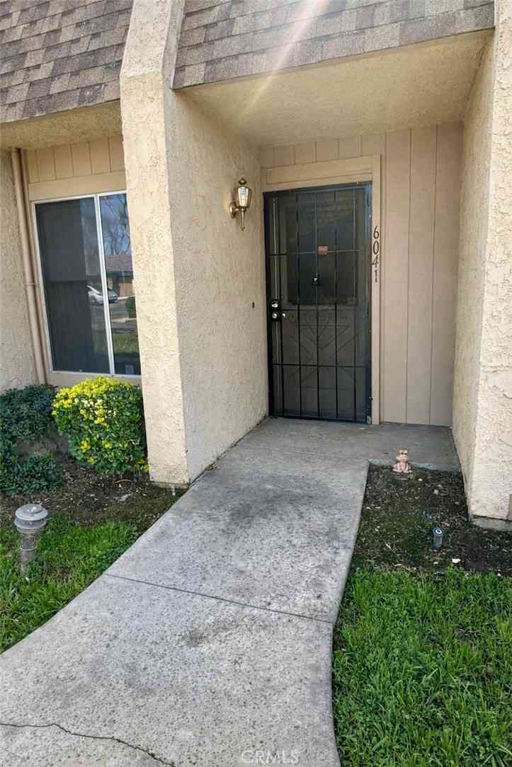 Condo For Sale - 604 S Santa Fe #1<br/> Hemet, CA 92543