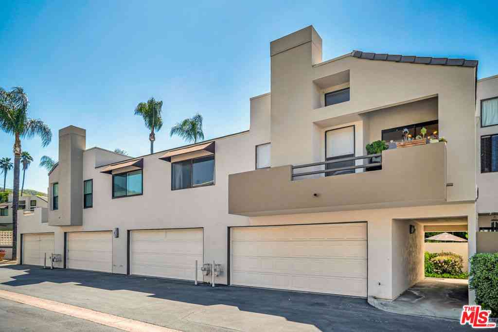 Condo For Sale - 4267 Las Virgenes Road #1<br/> Calabasas, CA 91302