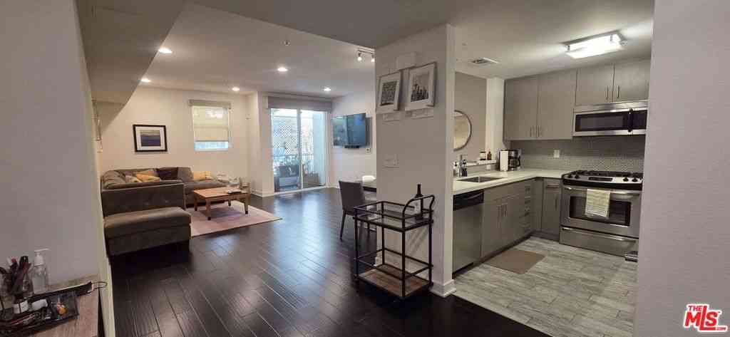 Condo For Sale - 436 S Virgil Avenue #209<br/> Los Angeles, CA 90020