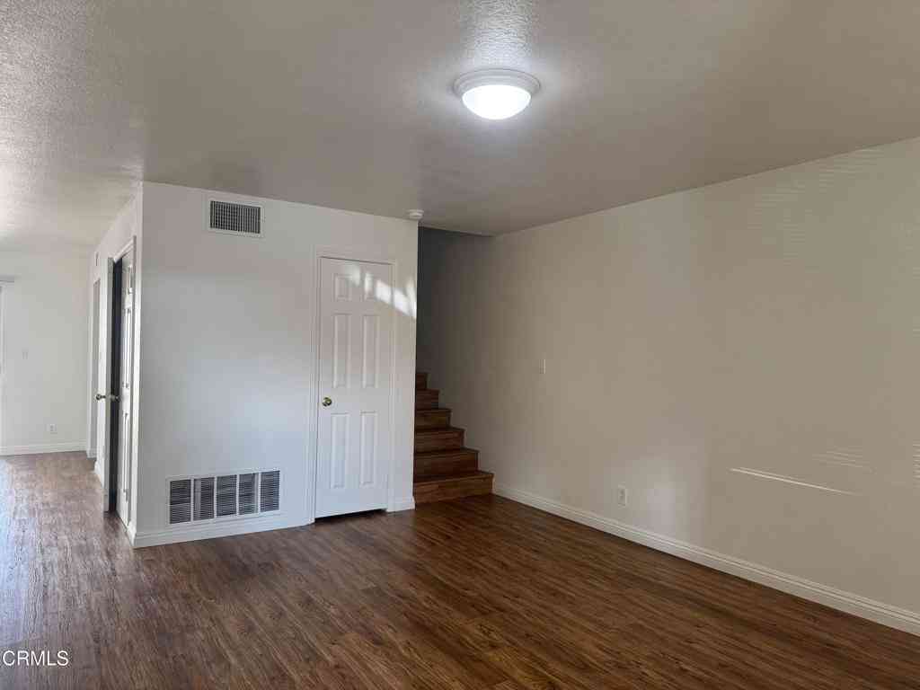 Townhouse For Rent - 3115 Banning Avenue #B<br/> Lynwood, CA 90262