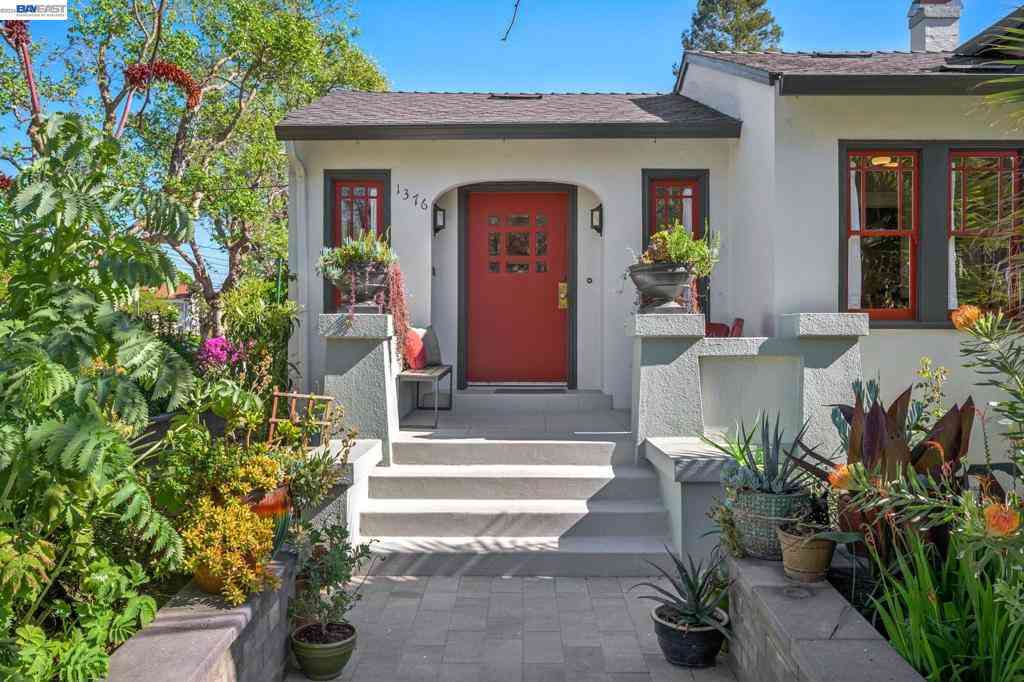 Homes For Sale - 1376 Versailles Ave<br/> Alameda, CA 94501