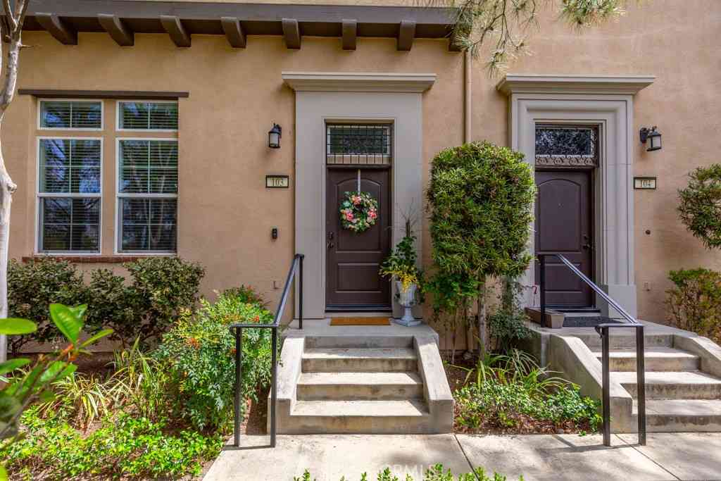 Condo For Sale - 4468 Owens #103<br/> Corona, CA 92883