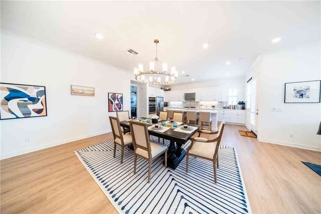 Condo For Sale - 151 Sash<br/> Irvine, CA 92618