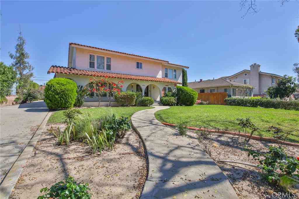 Homes For Rent - 3744 Pine<br/> Long Beach, CA 90807