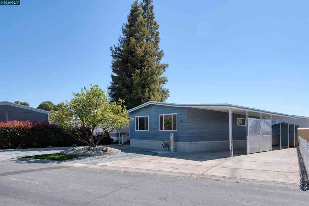 Mobile Home For Sale - 301 Avenida Flores<br/> Contra Costa County, Pacheco, CA 94553
