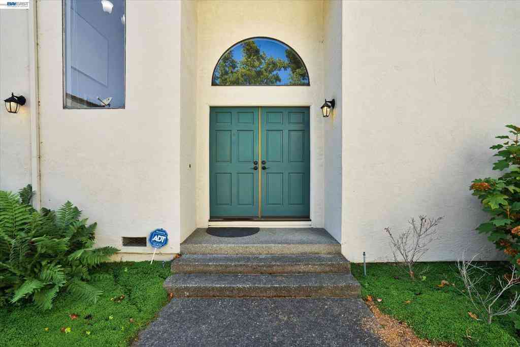 Townhouse For Sale - 4374 Valley Ave #D1<br/> Pleasanton, CA 94566