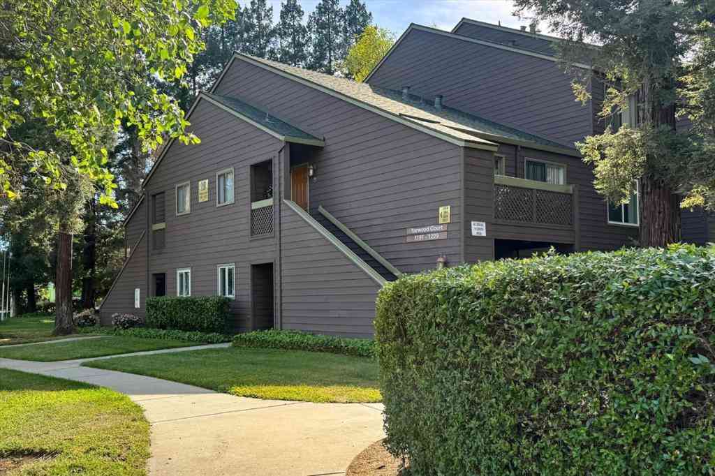 Condo For Sale - 1195 Yarwood Court<br/> San Jose, CA 95128
