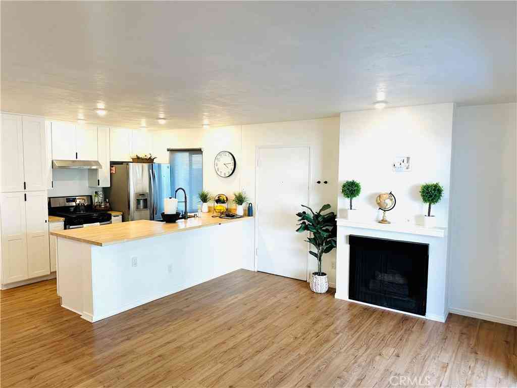 Condo For Sale - 2815 S Fairview #A<br/> Santa Ana, CA 92704
