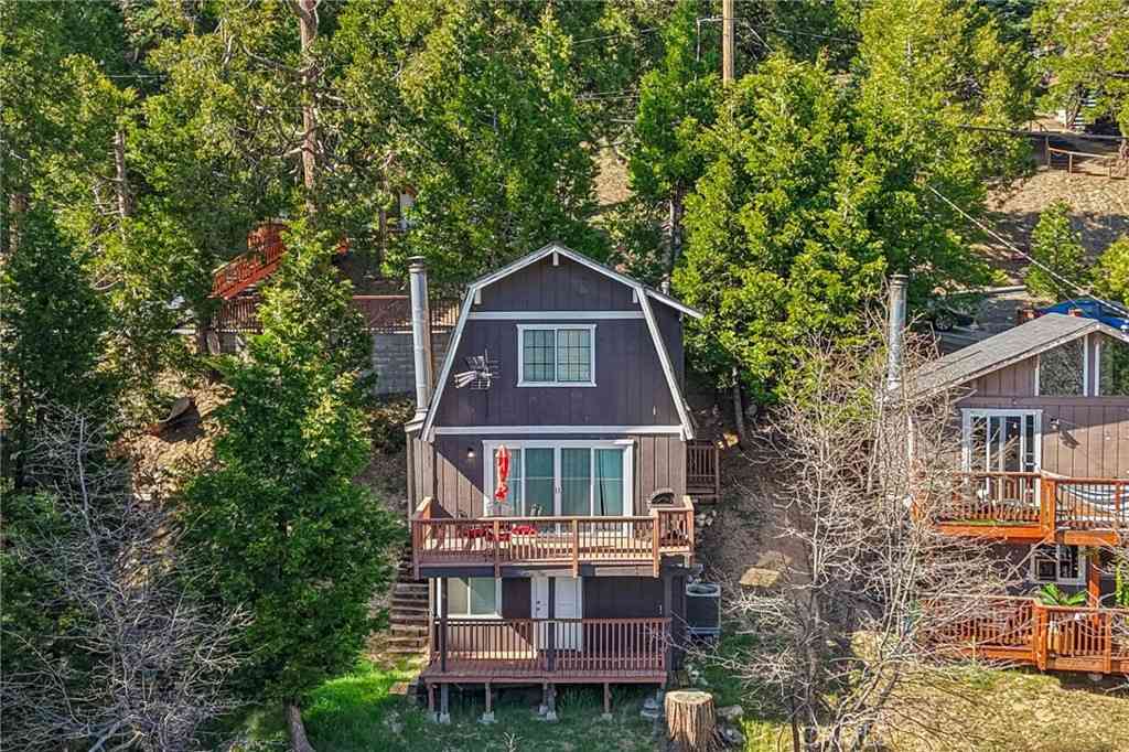 Homes For Sale - 2409 Spring Oak Drive<br/> Running Springs, CA 92382