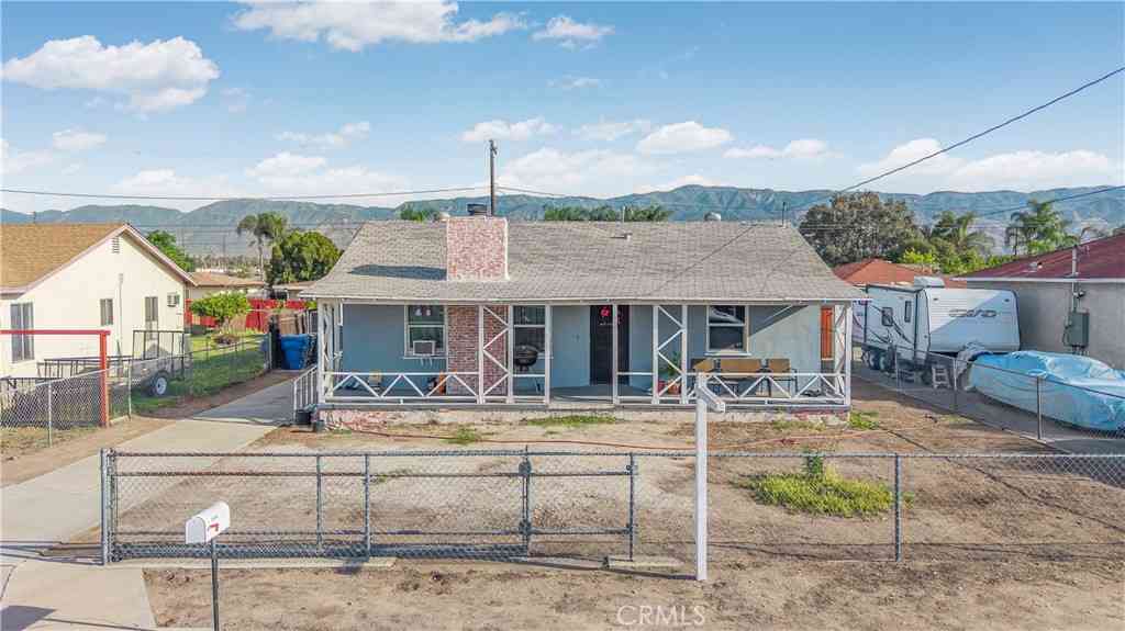 Homes For Sale - 24976 7th Street<br/> San Bernardino, CA 92410