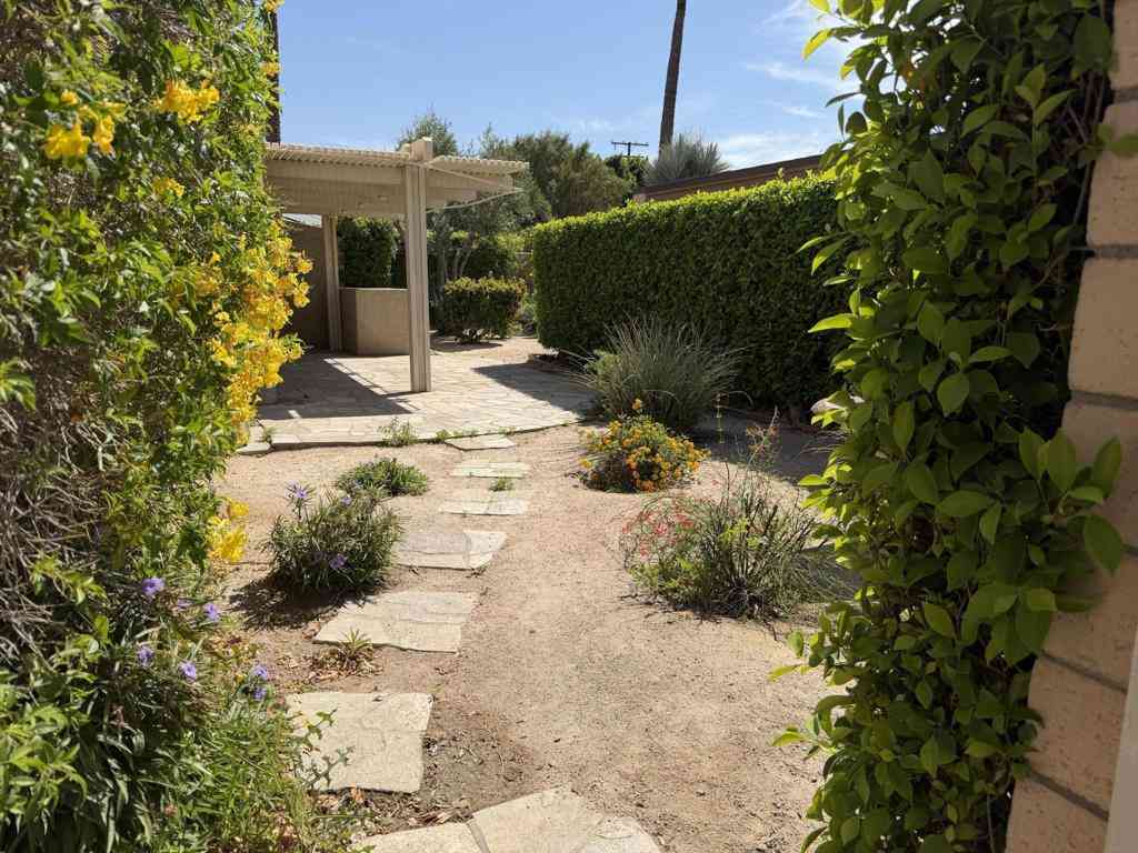 Condo For Sale - 74229 Catalina Way<br/> Palm Desert, CA 92260